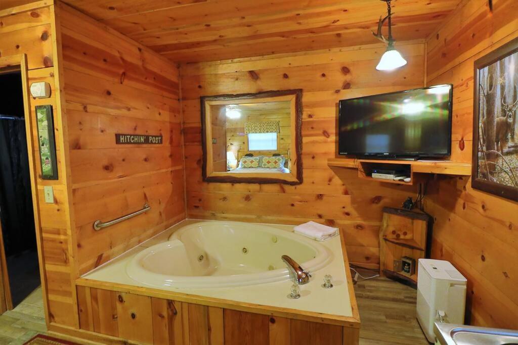 Alpine Mountain Sweetheart Cabin Jacuzzi #8 Helen Eksteriør bilde